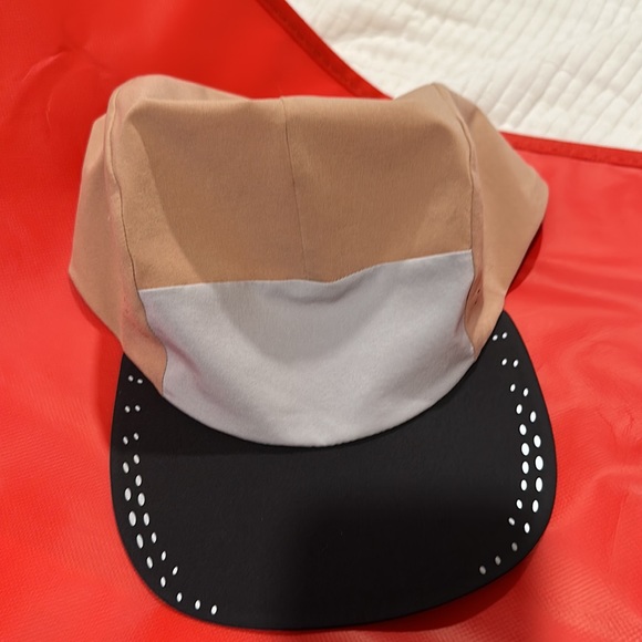 NWT Lightweight Crushable Run Hat - Picture 4 of 4